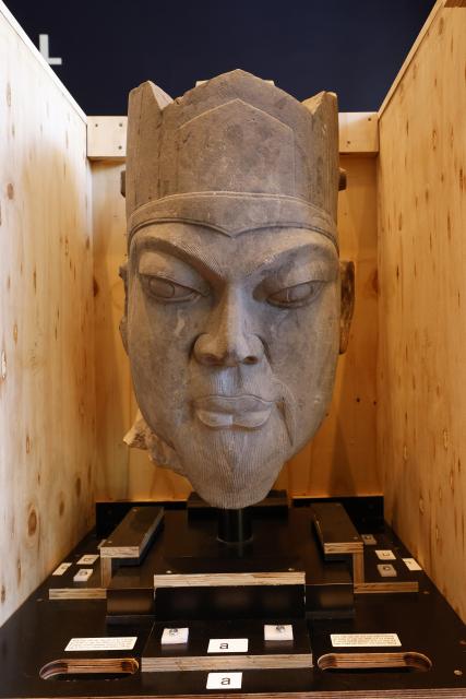 (261028) -- CANBERRA, Oct. 28, 2026 (Xinhua) -- This photo taken on Oct. 28, 2026 shows the head of a civil official statue, a Chinese cultural relic dating back to the Northern Song Dynasty (960-1127), returned from Australia, in Canberra, Australia. The National Gallery of Australia (NGA) handed over two Chinese cultural relics to China's National Cultural Heritage Administration in Canberra at 2:52 p.m. local time on Wednesday.
  According to the NGA, both relics are made of limestone and originated from central China's Henan Province. (Photo by Chu Chen/Xinhua)