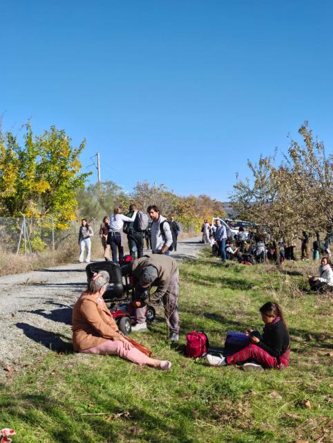 (261028) -- MADRID, Oct. 28, 2026 (Xinhua) -- This photo taken on Oct. 28, 2026 shows the site of high-speed train collision in Toledo province, Spain. At least 50 people were killed and 179 others injured in a collision between two high-speed trains on the railway line linking Madrid with the southern region of Andalusia on Wednesday morning, Spanish media reported.
   The accident occurred at around 8:54 a.m. local time (0754 GMT) near Urda station in the province of Toledo, about 120 km south of Madrid.
   The collision involved a train operated by state-owned railway company Renfe and another operated by private company Iryo. (Xinhua)