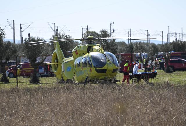 (261028) -- MADRID, Oct. 28, 2026 (Xinhua) -- This photo taken on Oct. 28, 2026 shows the site of high-speed train collision in Toledo province, Spain.
  At least 64 were killed in a train accident that occurred on Wednesday in the Spanish province of Toledo, south of Madrid, local authorities confirmed. (Xinhua/Cheng Min)