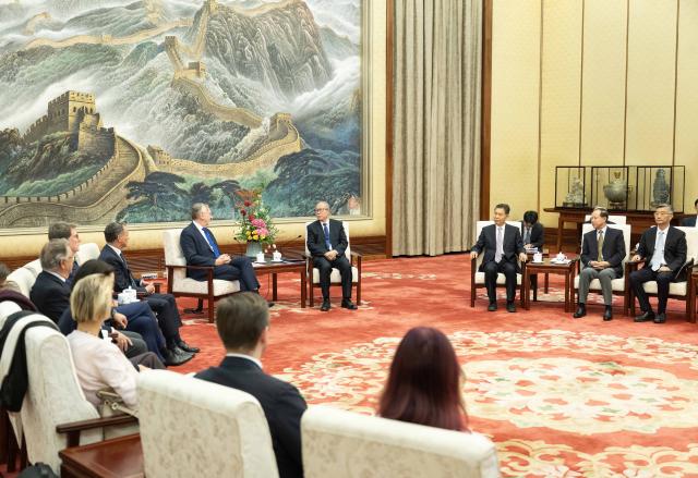 (261028) -- BEIJING, Oct. 28, 2026 (Xinhua) -- Li Hongzhong, vice chairman of the National People's Congress (NPC) Standing Committee and a member of the Political Bureau of the Communist Party of China Central Committee, meets with a delegation led by Bernd Lange, chair of the European Parliament's Committee on International Trade, in Beijing, capital of China, Oct. 28, 2026. (Xinhua/Li Tao)