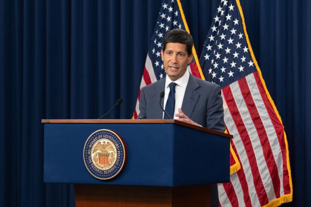 (261028) -- WASHINGTON, Oct. 28, 2026 (Xinhua) -- U.S. Federal Reserve Chair Kevin Warsh speaks at a press conference in Washington, D.C., the United States, Oct. 28, 2026. The U.S. Federal Reserve on Wednesday kept its target range for the federal funds rate unchanged at 3.75 to 4 percent, less than a week ahead of the 2026 midterm elections. (Photo by Li Yuanqing/Xinhua)