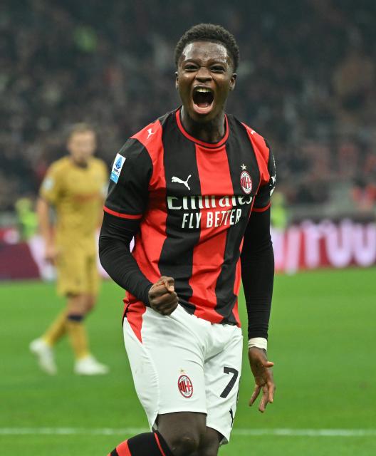 (261029) -- MILAN, Oct. 29, 2026 (Xinhua) -- AC Milan's Alphadjo Cisse celebrates his goal during a Serie A football match between AC Milan and Bologna in Milan, Italy, Oct. 28, 2026. (Photo by Alberto Lingria/Xinhua)