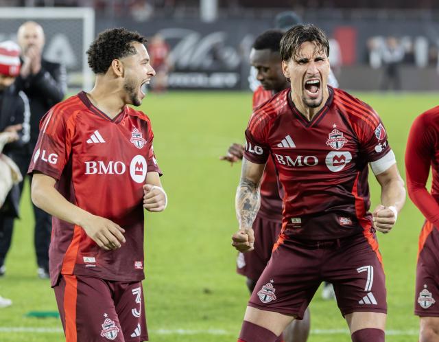 (261029) -- TORONTO, Oct. 29, 2026 (Xinhua) -- Theo Corbeanu (front R) of Toronto FC celebrates victory with teammates after the 2026 Major League Soccer(MLS) regular season football match between Toronto FC and D.C. United at BMO Field in Toronto, Canada, on Oct. 28, 2026. (Photo by Zou Zheng/Xinhua)