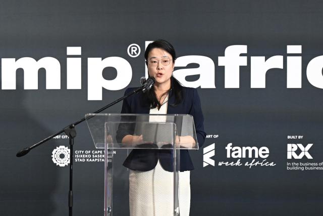 (261029) -- CAPE TOWN, Oct. 29, 2026 (Xinhua) -- Wang Xiao, acting consul general of China in Cape Town, speaks at a promotion session of MIP Africa 2026 in Cape Town, South Africa, Oct. 28, 2026. The China Pavilion took center stage on Wednesday at MIP Africa 2026, a major film and television industry event in Africa, featuring a diverse range of Chinese audiovisual content, promoting cultural exchange and industry cooperation between China and the continent.
   TO GO WITH "Roundup: China Pavilion takes center stage at major African audiovisual event" (Photo by Xabiso Mkhabela/Xinhua)