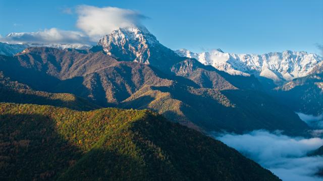 (261029) -- LANZHOU, Oct. 29, 2026 (Xinhua) -- An aerial drone photo taken on Oct. 12, 2026 shows the autumn scenery of a scenic area in Longnan, northwest China's Gansu Province. (Photo by Chen Zhong/Xinhua)