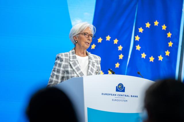 (261029) -- FRANKFURT, Oct. 29, 2026 (Xinhua) -- European Central Bank (ECB) President Christine Lagarde attends a press conference at the ECB headquarters in Frankfurt, Germany, Oct. 29, 2026. The European Central Bank (ECB) announced on Thursday that it would leave its key interest rates unchanged. (ECB/Handout via Xinhua)