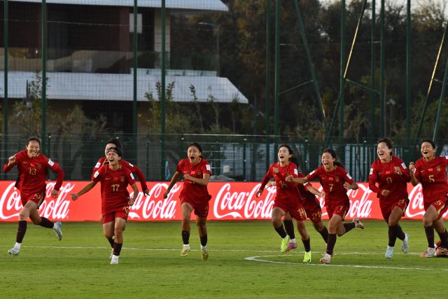(261030) -- RABAT, Oct. 30, 2026 (Xinhua) -- Players of China celebrate victory after the round of 16 match between China and France at the FIFA U-17 Women's World Cup, in Rabat, Morocco, on Oct. 29, 2026. (Photo by Aissa/Xinhua)