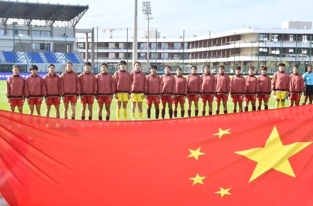 (261030) -- RABAT, Oct. 30, 2026 (Xinhua) -- Players of China line up before the round of 16 match between China and France at the FIFA U-17 Women's World Cup, in Rabat, Morocco, on Oct. 29, 2026. (Photo by Aissa/Xinhua)