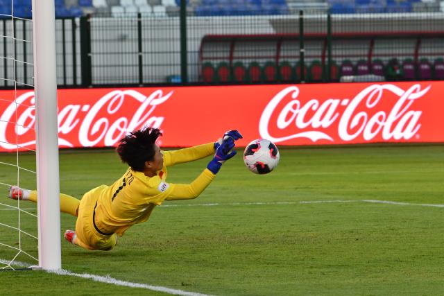 (261030) -- RABAT, Oct. 30, 2026 (Xinhua) -- China's goalkeeper Niu Ziqi saves the last penalty in the penalty shoot-out during the round of 16 match between China and France at the FIFA U-17 Women's World Cup, in Rabat, Morocco, on Oct. 29, 2026. (Photo by Aissa/Xinhua)