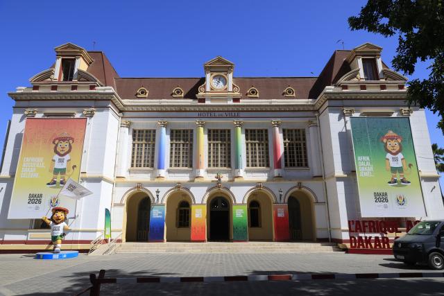 (261031) -- DAKAR, Oct. 31, 2026 (Xinhua) -- This photo taken on Oct. 30, 2026 shows decorations themed on the 2026 Youth Olympic Games at the Hotel de Ville (City Hall) ahead of the Dakar 2026 Youth Olympic Games in Dakar, Senegal. (Xinhua/Chen Wei)