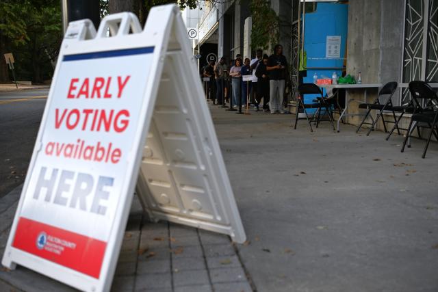 (261031) -- ATLANTA, Oct. 31, 2026 (Xinhua) -- Voters line up at a polling station for early voting in Atlanta, Georgia, the United States, on Oct. 30, 2026, days before the U.S. Midterm Election Day, which falls on Nov. 3. (Xinhua/Li Rui)