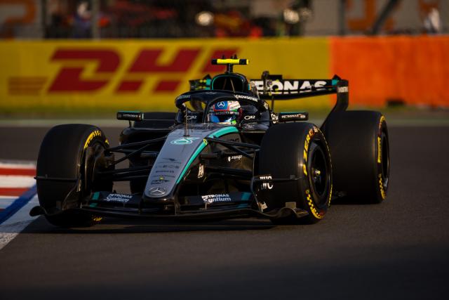 (261031) -- MEXICO CITY, Oct. 31, 2026 (Xinhua) -- Mercedes' Kimi Antonelli of Italy competes during the second practice session of the Formula One Mexico City Grand Prix at the Autodromo Hermanos Rodríguez in Mexico City, on Oct. 30, 2026. (Photo by Song Haiyuan/Xinhua)