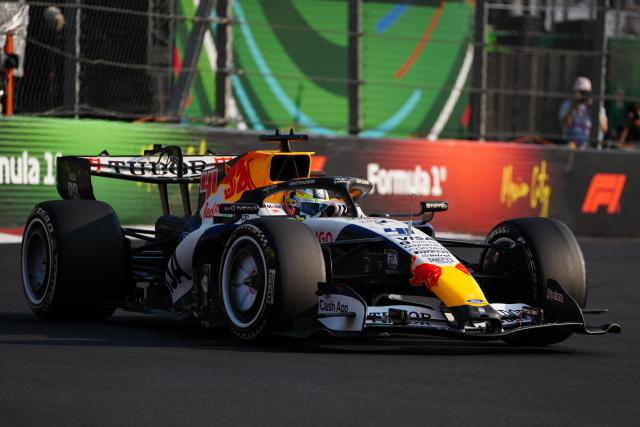 (261031) -- MEXICO CITY, Oct. 31, 2026 (Xinhua) -- Racing Bulls' Arvid Lindblad of Britain competes during the second practice session of the Formula One Mexico City Grand Prix at the Autodromo Hermanos Rodríguez in Mexico City, on Oct. 30, 2026. (Photo by Francisco Canedo/Xinhua)