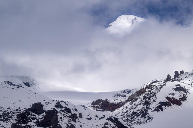 (261031) -- NALCHIK, Oct. 31, 2026 (Xinhua) -- This photo taken on Oct. 30, 2026 shows a view of Mount Elbrus in Russia's Kabardino-Balkaria Republic. Mount Elbrus is the highest peak in Europe. (Xinhua/Feng Kaihua)