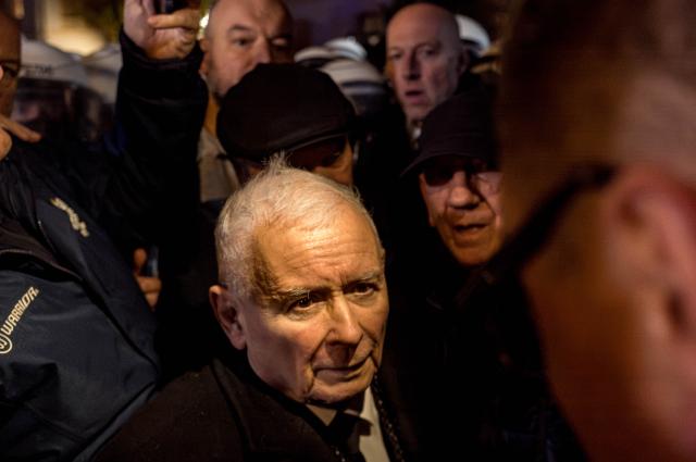(261031) -- WARSAW, Oct. 31, 2026 (Xinhua) -- Jaroslaw Kaczynski, leader of Poland's main opposition Law and Justice (PiS) party, is seen at a protest outside Poland's Constitutional Tribunal in Warsaw, Poland, Oct. 30, 2026. Protesters clashed with police outside Poland's Constitutional Tribunal in Warsaw on Friday night after the court's president was suspended amid an escalating dispute between Prime Minister Donald Tusk's government and the opposition over control of the judiciary. (Photo by Neil Milton/Xinhua)