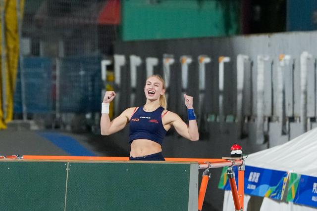 (261031) -- BEIJING, Oct. 31, 2026 (Xinhua) -- Noa Man of the Netherlands celebrates during the women's speed competition at the Parkour World Cup Beijing 2026 at Shougang Park in Beijing, capital of China, Oct. 31, 2026. (Xinhua/Ju Huanzong)