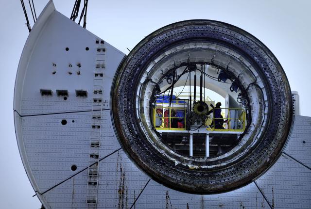 (261031) -- CHANGSHU, Oct. 31, 2026 (Xinhua) -- Staff members work at a machinery equipment manufacturing company in Changshu, east China's Jiangsu Province, Oct. 30, 2026. Changshu has focused on high-quality development in recent years, intensifying efforts to improve the comprehensive strength in both traditional and emerging fields of its manufacturing sector. (Xinhua/Li An)